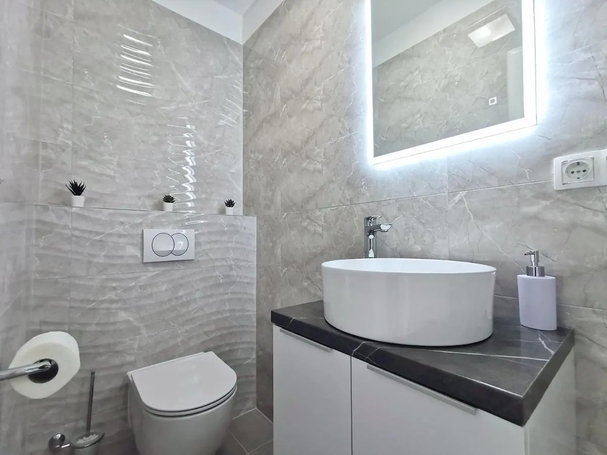 Seka Apartments With A Pool Kastela Croatia