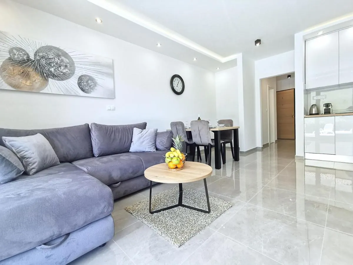 Seka Apartments With A Pool Kastela