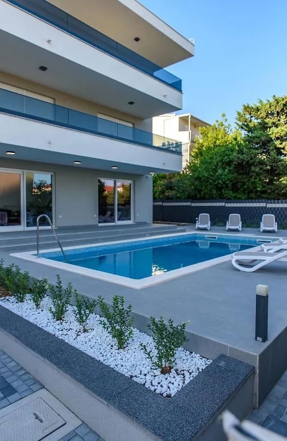 Seka Apartments With A Pool Kastela